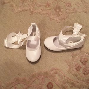 Brand New toddler tie up white dress shoes